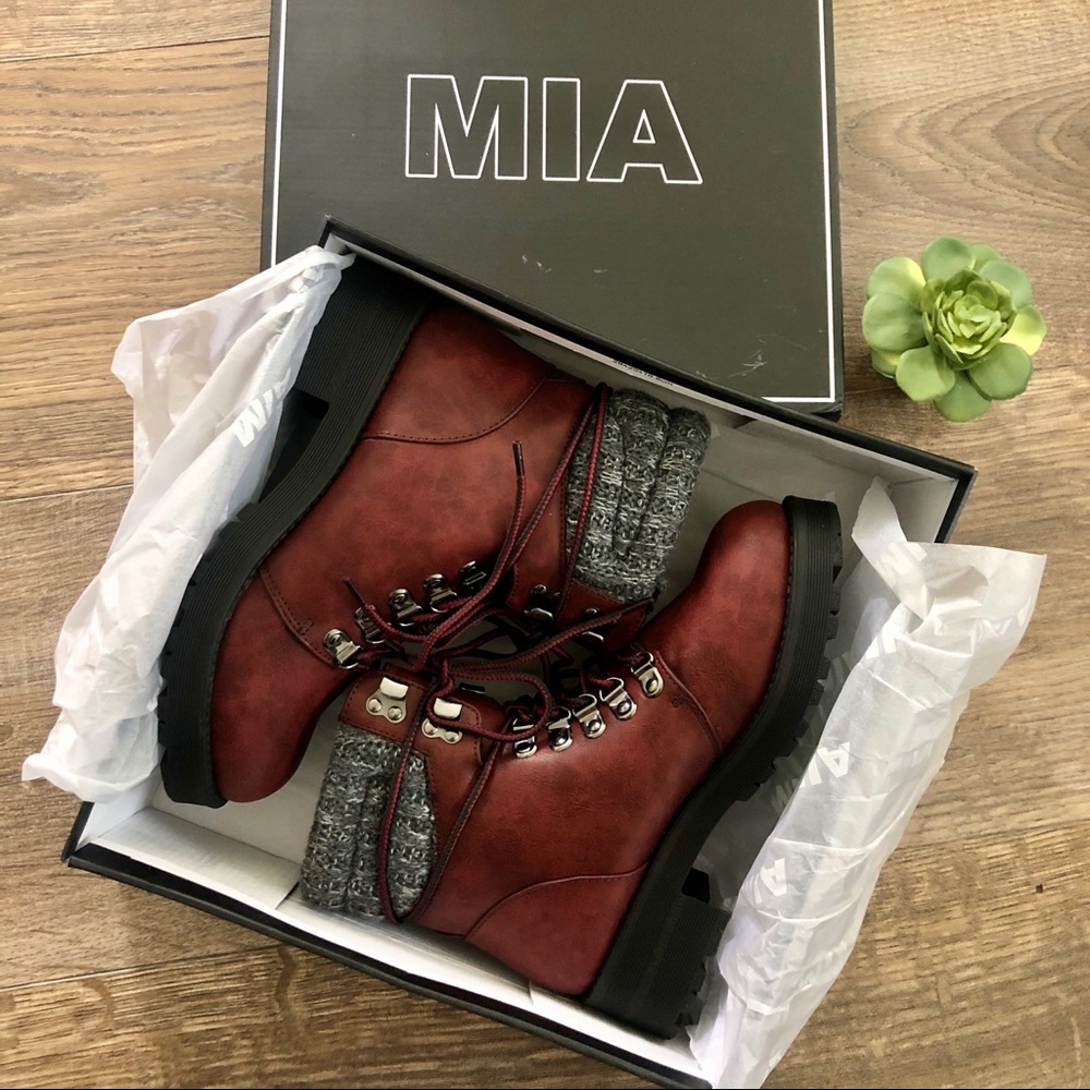 sz6.5,7 MIA Maylynn Maroon Shearling Boots - Picture 8 of 8